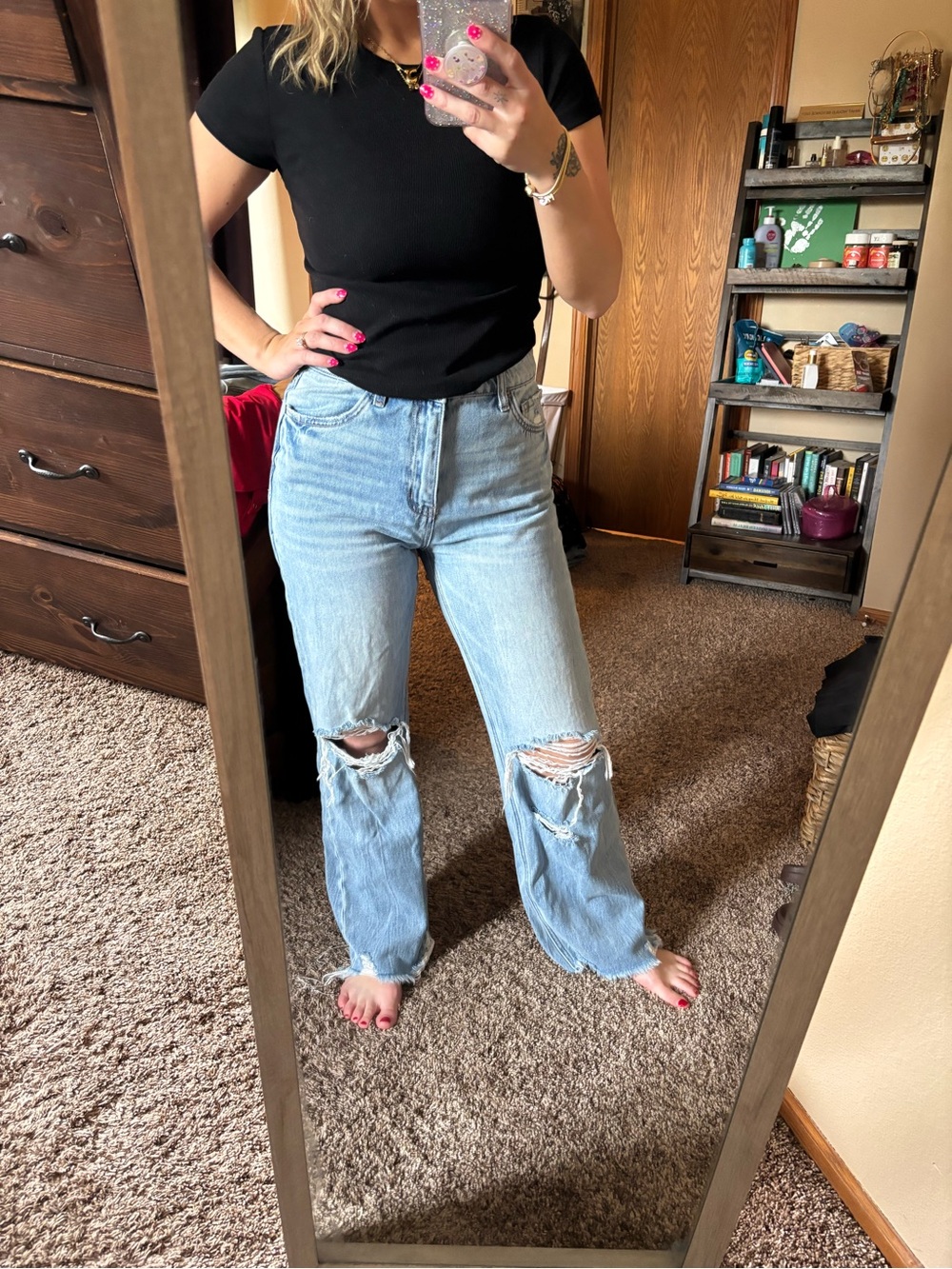 Vervet size 27 wide leg distressed jeans